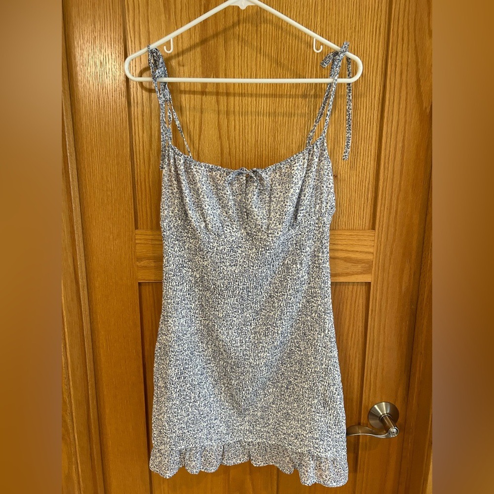 Le Lis Collection Blue White Floral Smocked Women's Mini Dress Tie Straps S M L